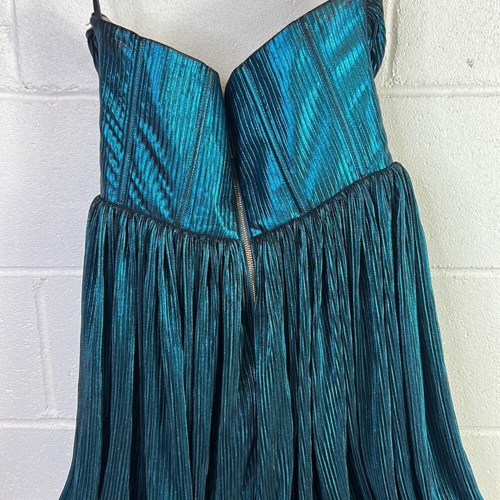 Sz Large L Bronx & Banco
Florence Gown Strapless Teal/blue Metallic pleated - Picture 6 of 9